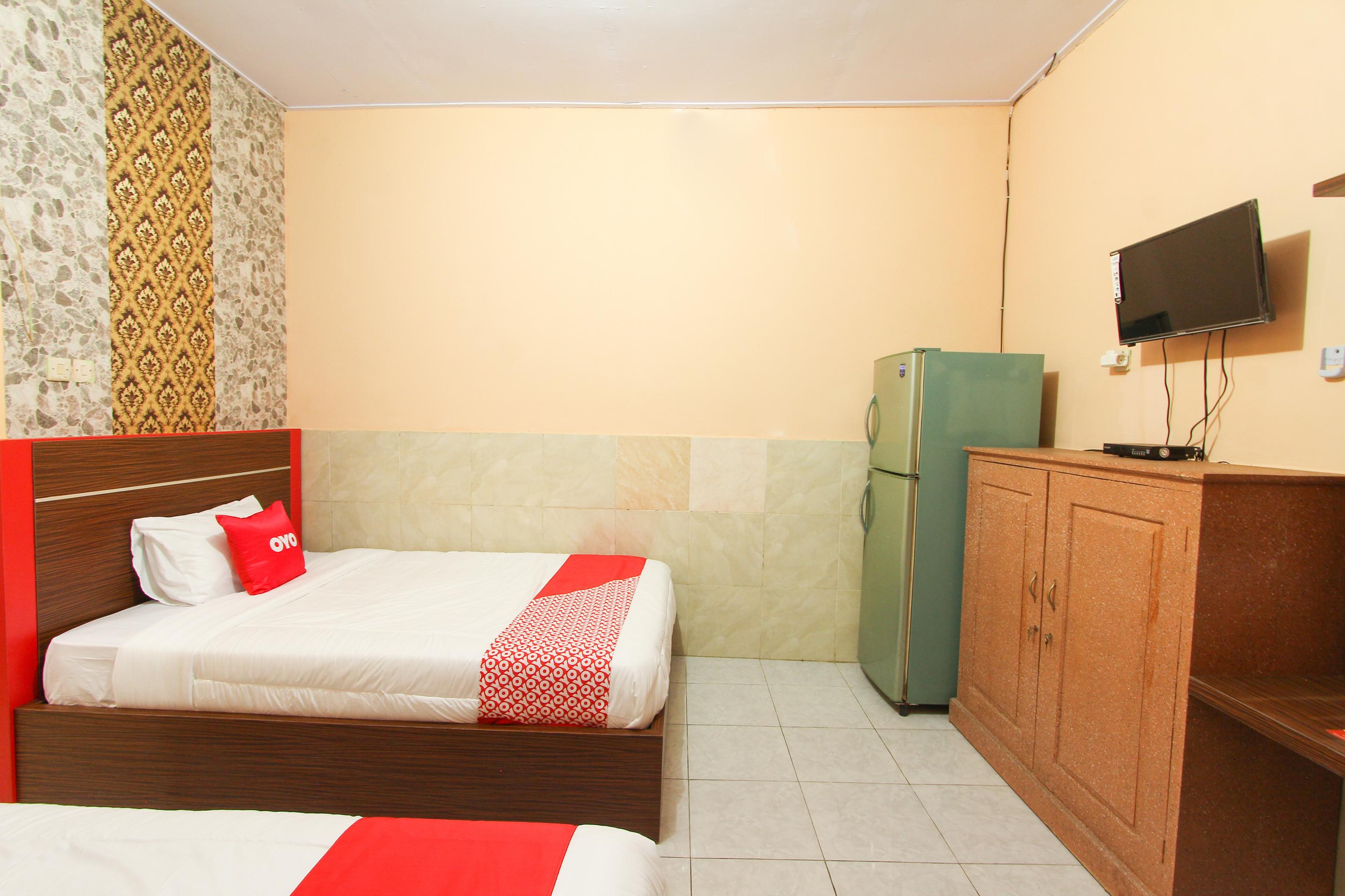 Oyo 1594 Al Firdausi Residence Баньюванги Экстерьер фото