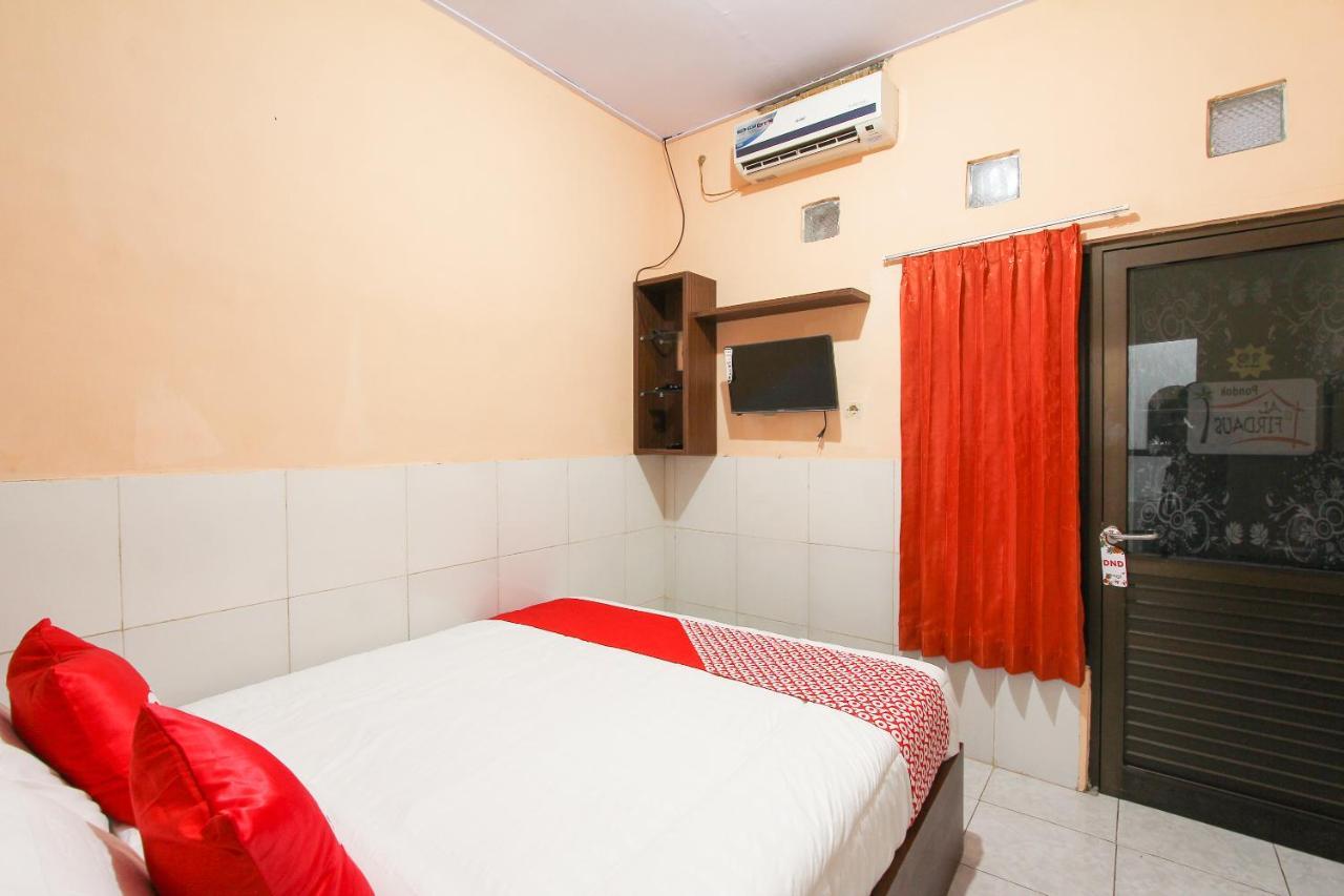Oyo 1594 Al Firdausi Residence Баньюванги Экстерьер фото